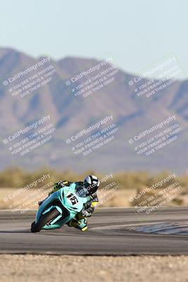 media/Dec-07-2025-CVMA (Sun) [[3e7d2de5dc]]/Race 16-Formula Middleweight/